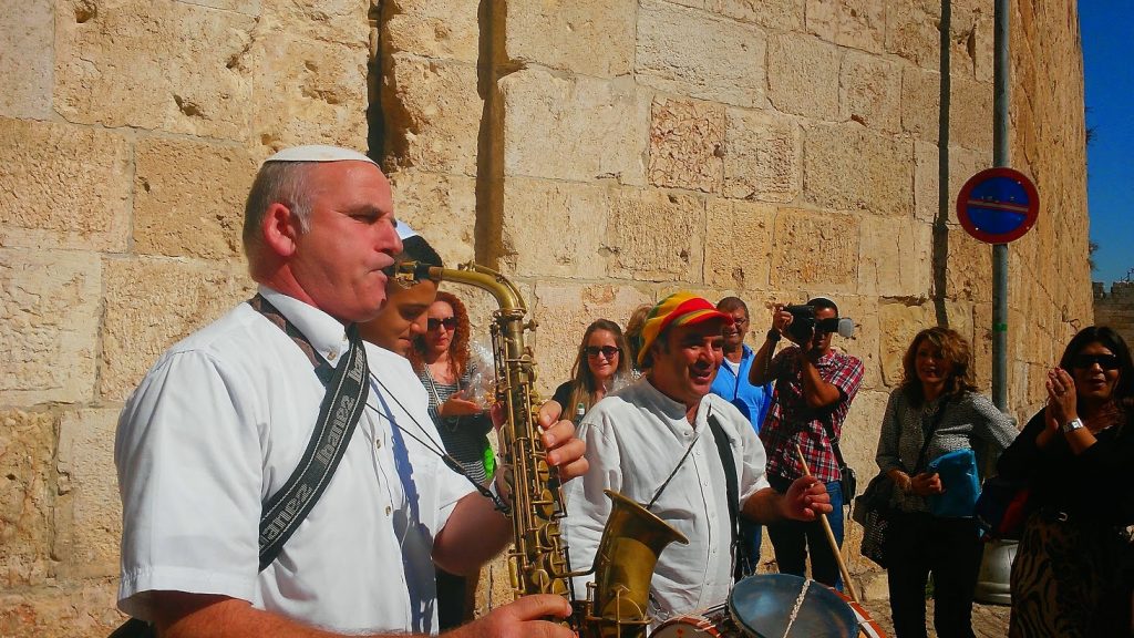 איסור תהלוכות מתופפים דרך שער ציון
